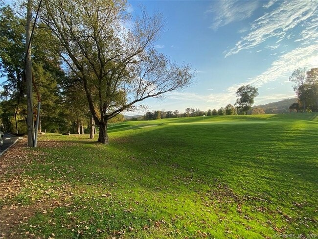 Building Photo - 311 Heritage Vlg