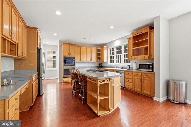 Building Photo - 9255 Bowers Brook Pl
