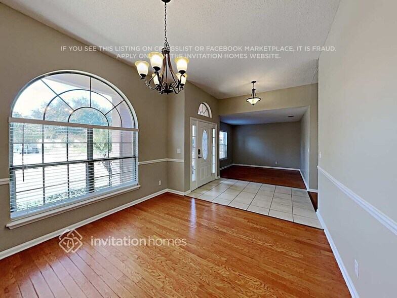 Building Photo - 1727 Blue Ridge Dr