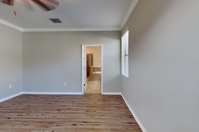 Building Photo - 11020 Whittney Chase Dr