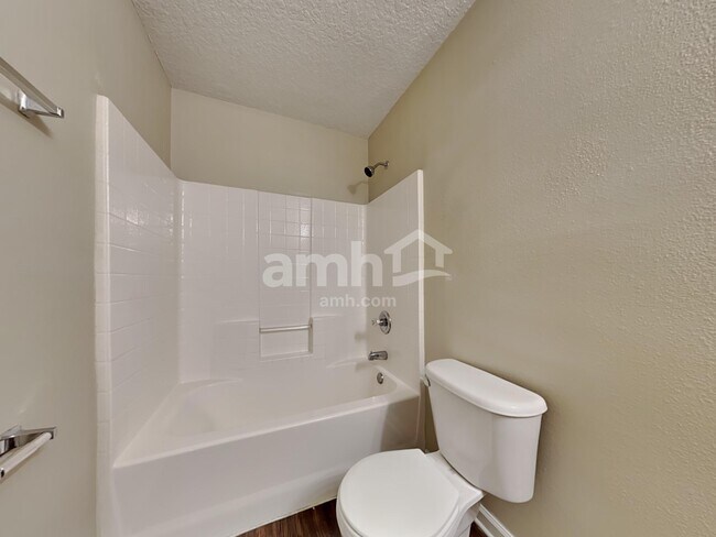 Building Photo - 1472 Redbird Creek Dr