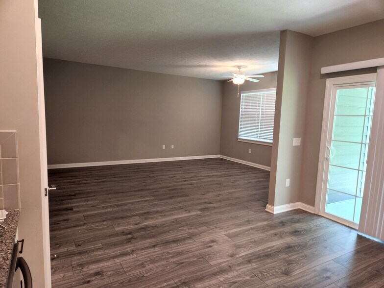 Building Photo - 333 Maddalena Ln