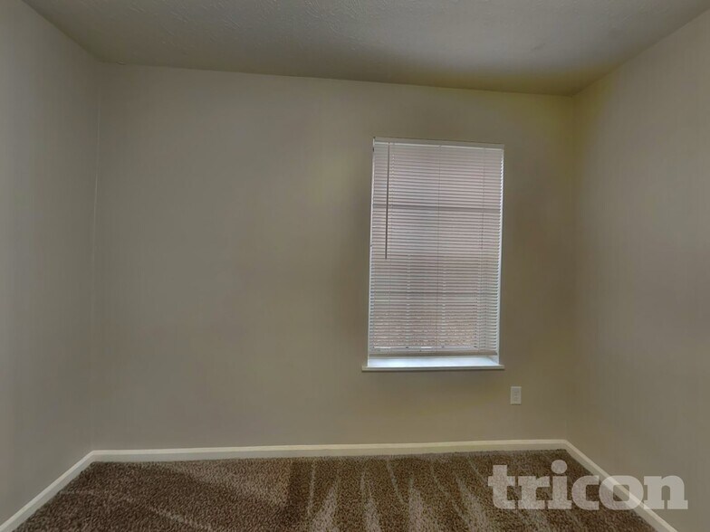 Building Photo - 3737 W 42nd Terrace