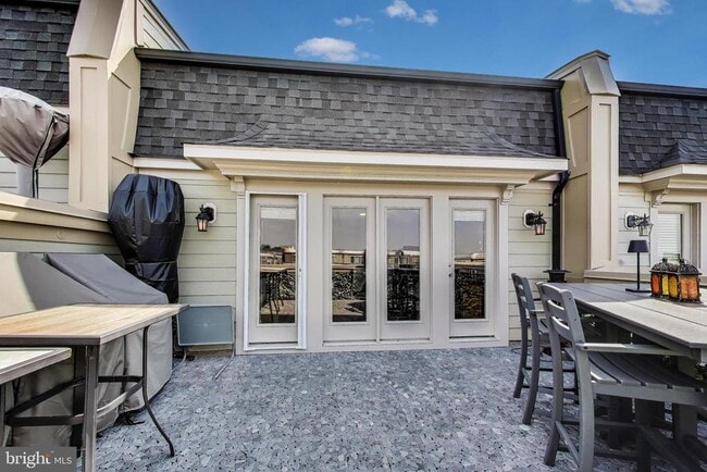 Building Photo - 508 Rampart Way