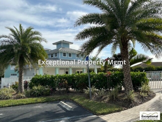 Building Photo - First Month Free! 2 Bedroom 2 bath Convenient Location! WATER INCLUDED!!