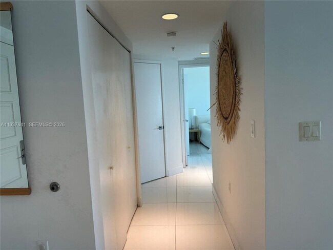Building Photo - 150 Sunny Isles Blvd