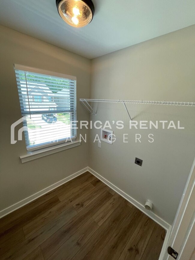 Building Photo - Home for Rent in Calera, AL!!! View with 48 Hours Notice!