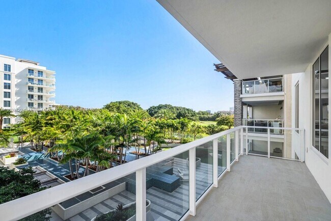 Building Photo - 210 SE Mizner Blvd