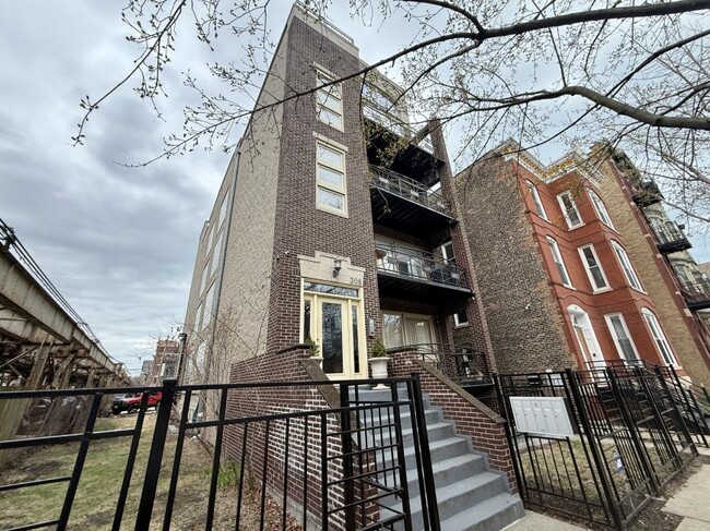 Building Photo - 2 bedroom in Chicago IL 60610