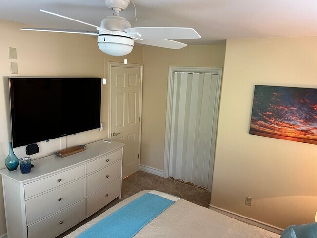 Building Photo - 1318 San Rafael Ave