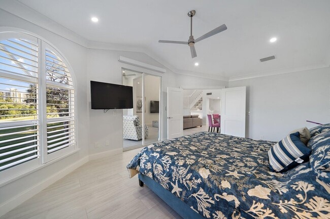 Building Photo - 3902 Fairway Dr N