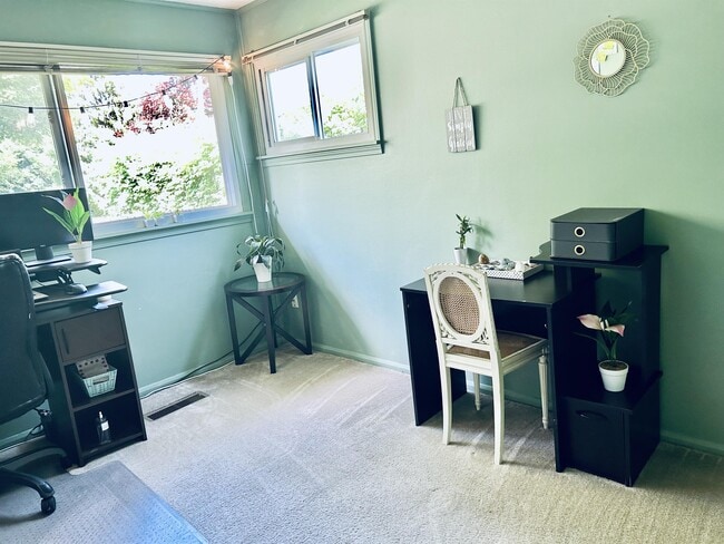 Building Photo - 1117 Kay Pkwy