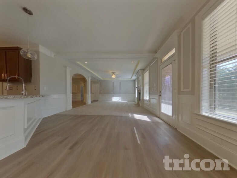 Building Photo - 4617 Town Manor Dr