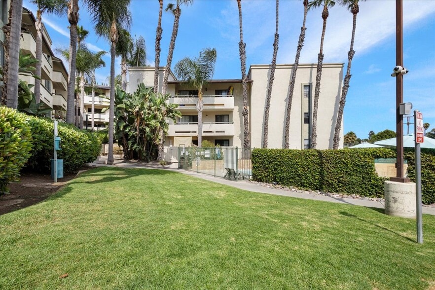 Building Photo - 5885 El Cajon Blvd