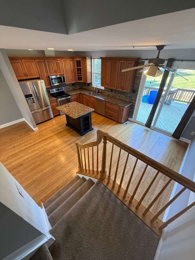 Building Photo - Spacious Townhome in desirable Bel Air Nei...