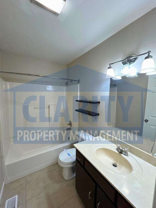 Building Photo - Three bedroom ranch-style home!