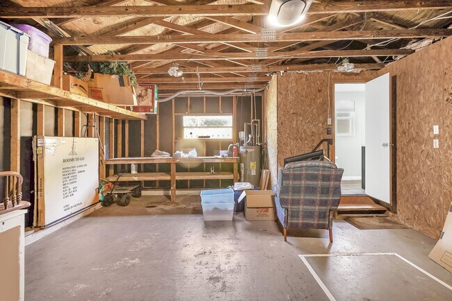 Building Photo - 401 E St
