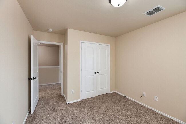 Building Photo - Beautiful 3 Bedroom Townhome located in Lavon,Texas!