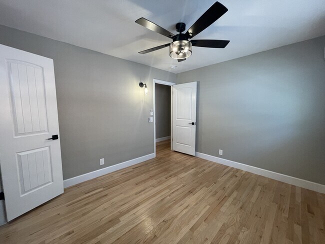 Building Photo - 7604 Sierra Azul Ave NE