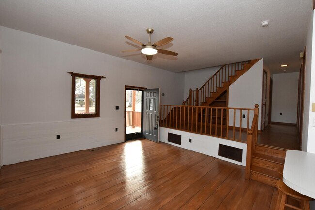 Building Photo - 45 Lookout Point