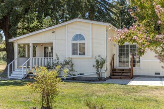 Building Photo - Rare Home, 3 Bedrooms, 2 Bathrooms, Rural Setting