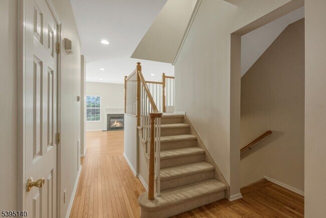 Building Photo - 105 Wallace Ct