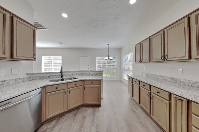Building Photo - 30802 Sifton Dr