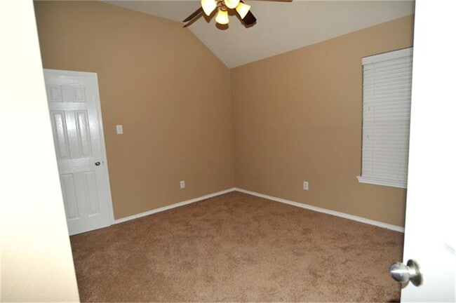 Building Photo - 872 Rock Harbor Ln