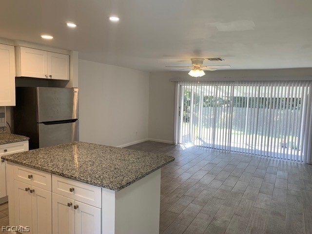 Building Photo - 11389 Summerwinds Ct