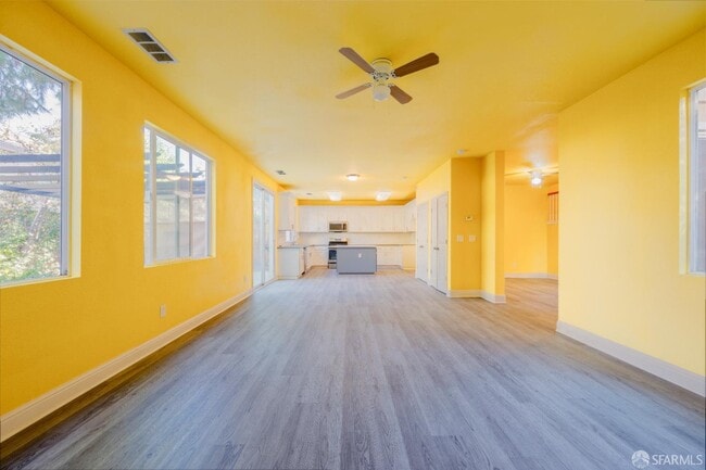 Building Photo - 5476 Summerfield Dr