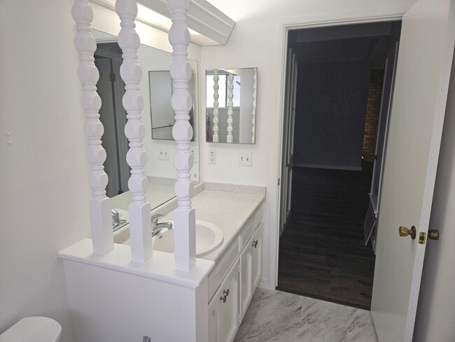 Building Photo - 2/2 Duplex in Leon Valley