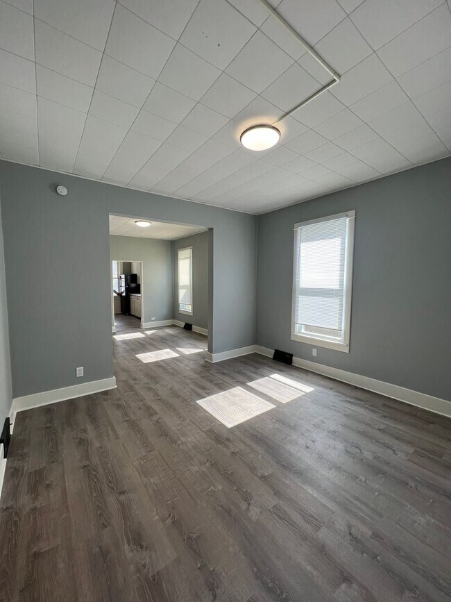 Building Photo - 4 Bedroom; 2 Bath single family home for rent!