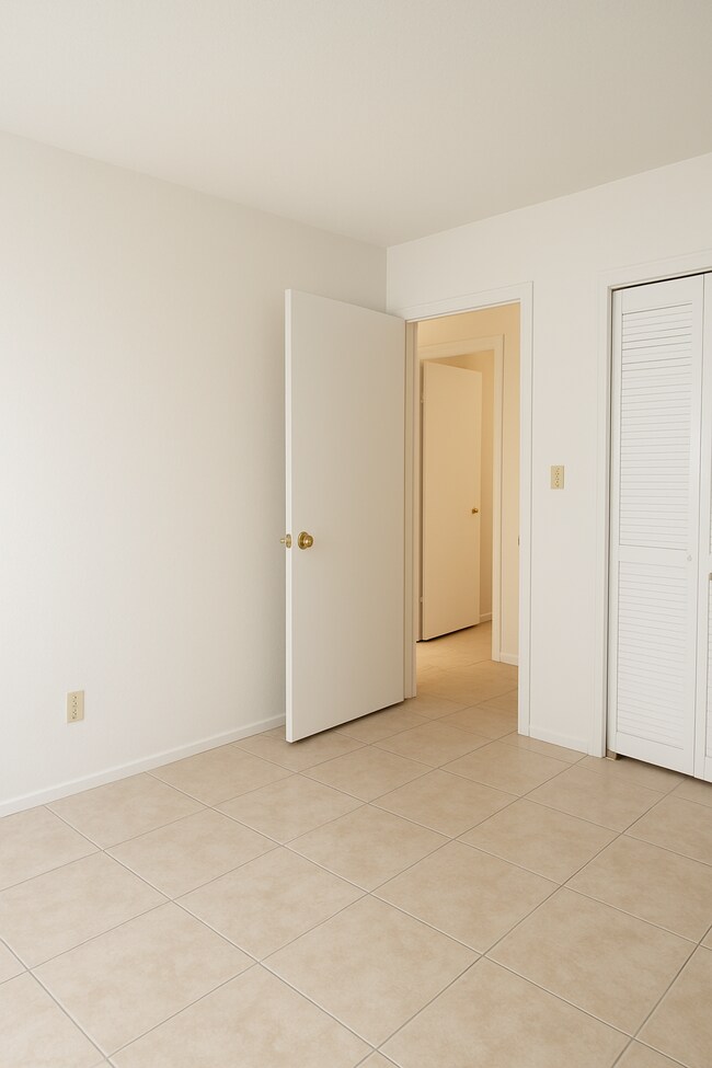 Building Photo - 411 Banana Cay Dr