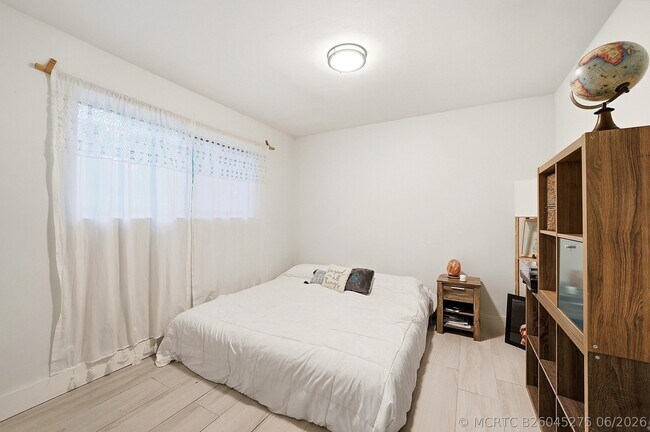 Building Photo - 1208 N 31st Ave