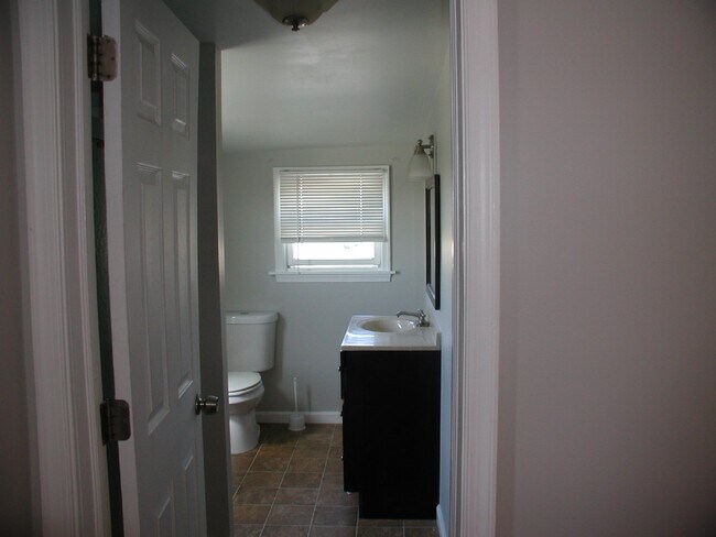 Building Photo - Cozy 1-Bed Apartment in Clarksboro, NJ!