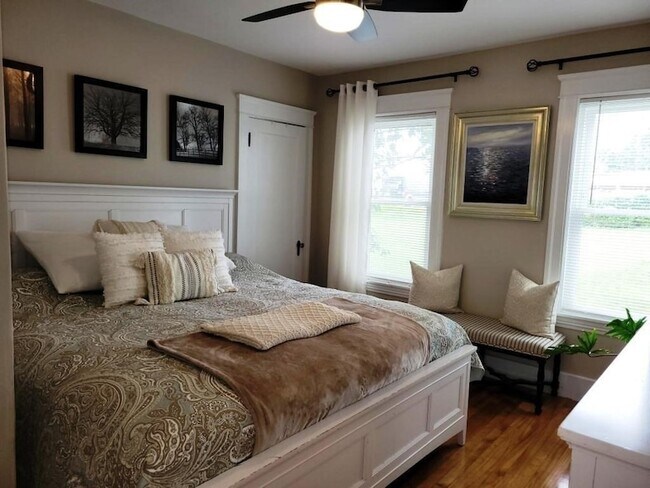 Building Photo - 352 Chandler St