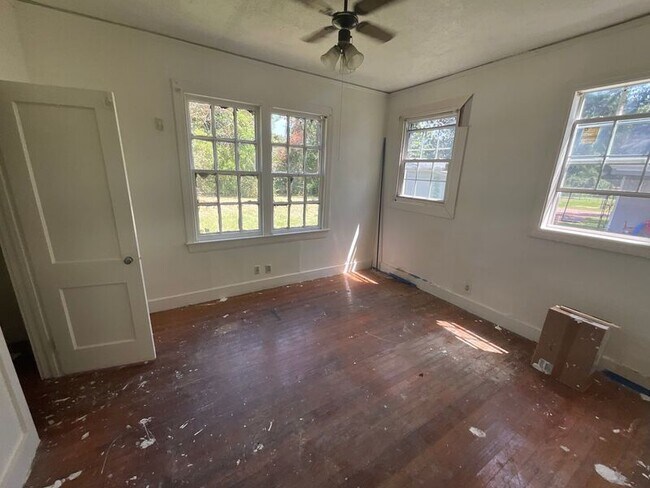 Building Photo - 354 Fredrica Ave