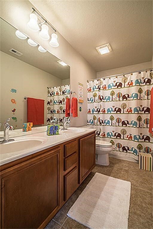 Building Photo - 11 Tidwillow Pl