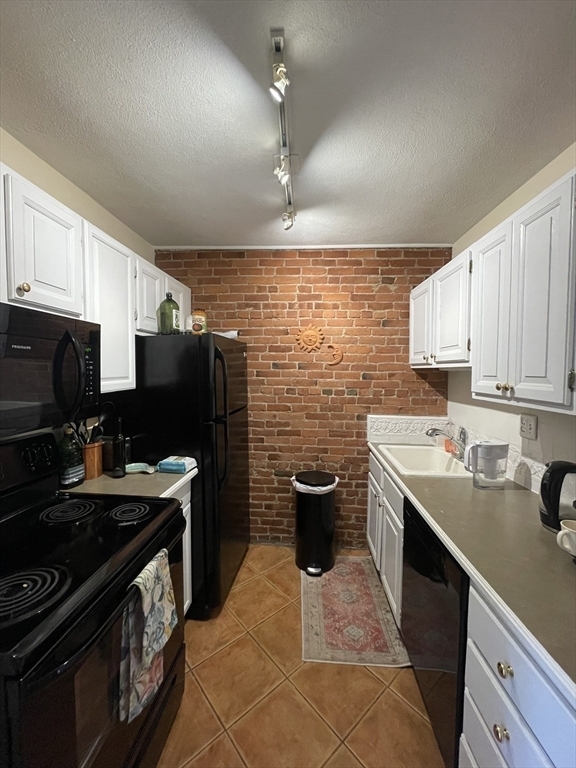 Building Photo - 315 Beacon St