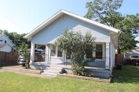 Building Photo - Quaint 2 Bed 1 Bath in Franklin