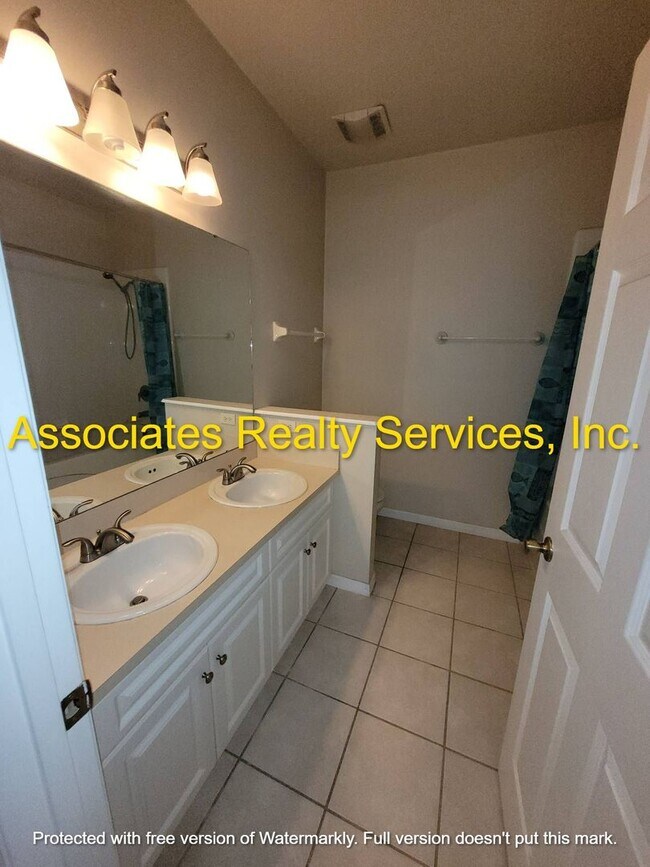 Building Photo - 4840 NW 78th Rd