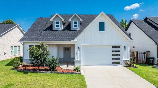 Primary Photo - 1725 Rohan Cir