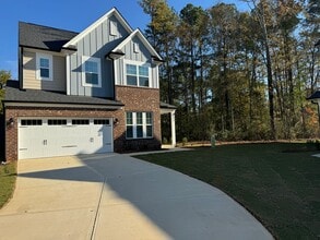 Building Photo - 2422 Greshford Ln