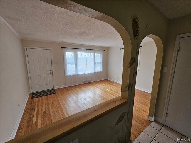 Building Photo - 206 Lake Ave