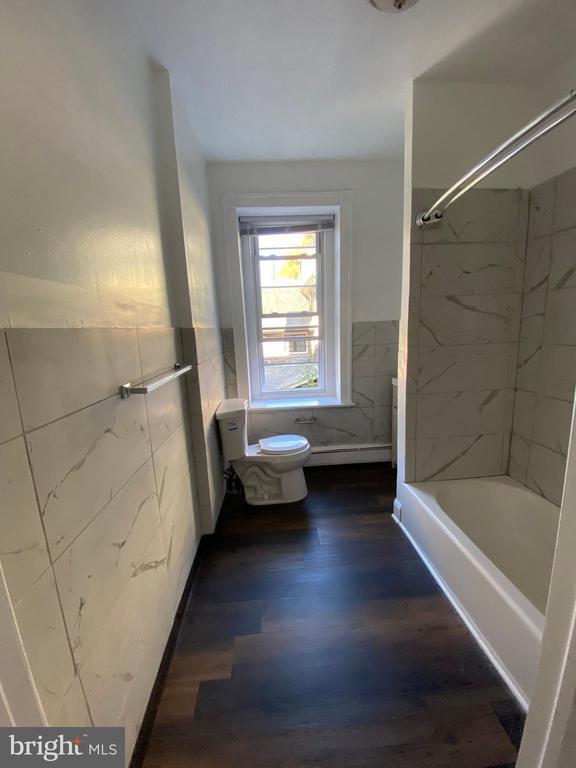 Building Photo - 7300 Boyer St