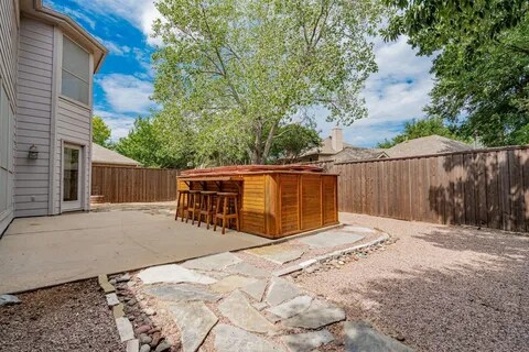 Building Photo - 300 Turtle Ct