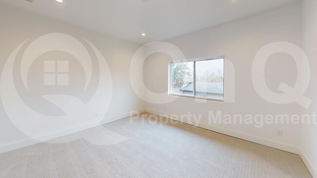 Building Photo - 3756 Seguin Dr
