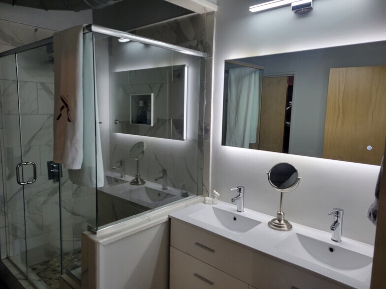 Building Photo - 120 SW 5th St