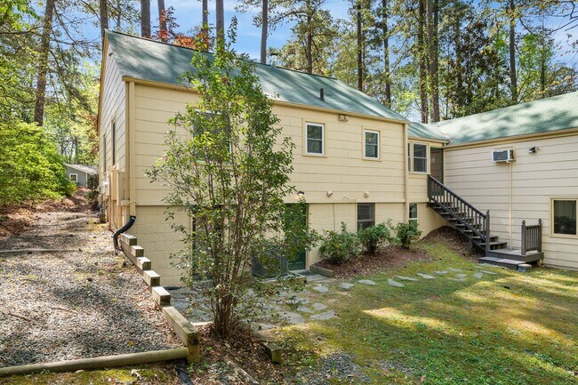 Building Photo - 200 Purefoy Rd