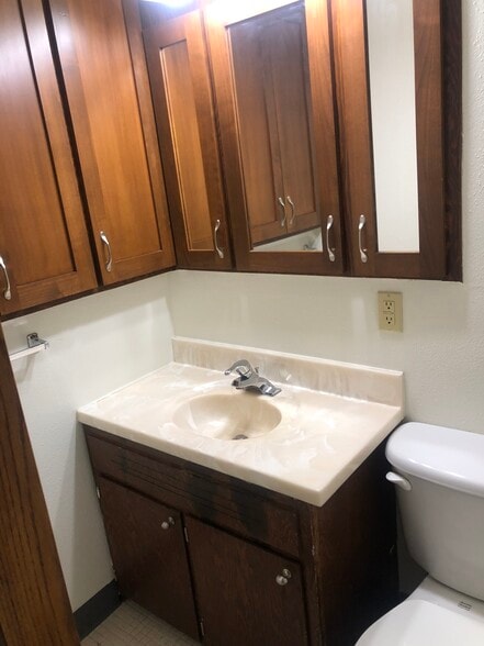 Building Photo - 2127 9th Ave S